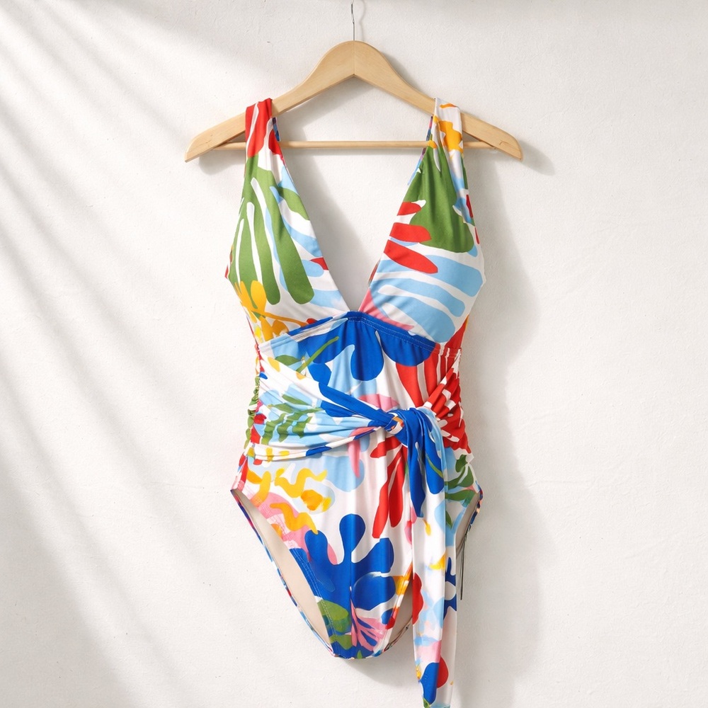 Vince Camuto 4 One Piece Swimsuit Plunging Neckline Sash $130